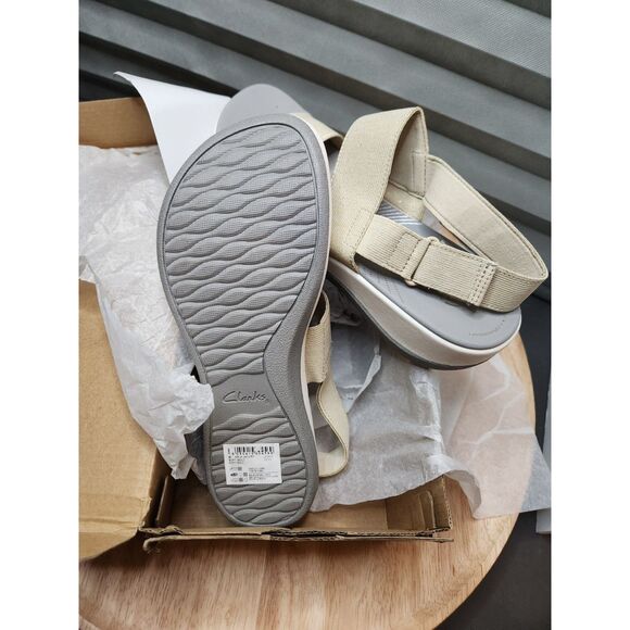 Clarks Cloudsteppers Arla Jacory Sandals Women's Size 9 Soft Gold - Picture 7 of 7